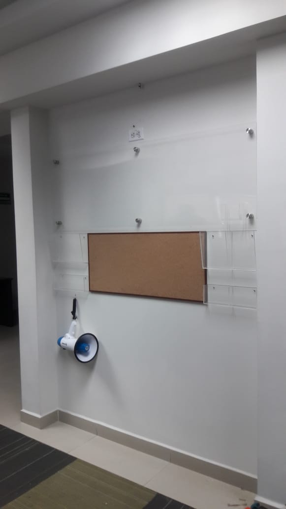 Letrero de acrílico para rotulación